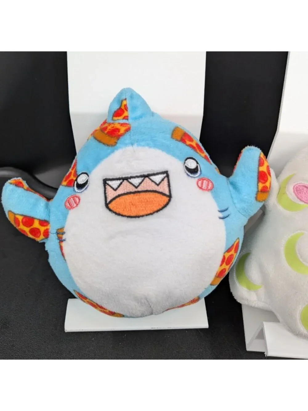 LankyBox Pizza Party Thicc Shark Moonlit Ghosty Plushies Lot Glow Dark Kawaii 4